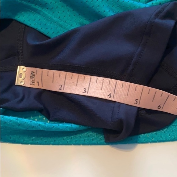 Great condition, teal & navy shorts liner Medium - Picture 10 of 10